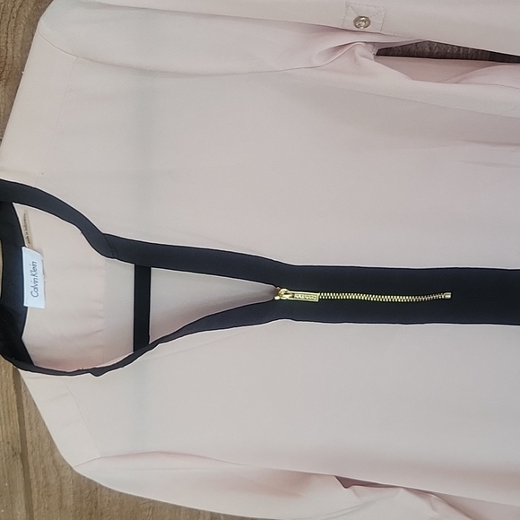 Calvin Klein Quarter Zip Blush with Black Trim Blouse Size Medium - Picture 2 of 8